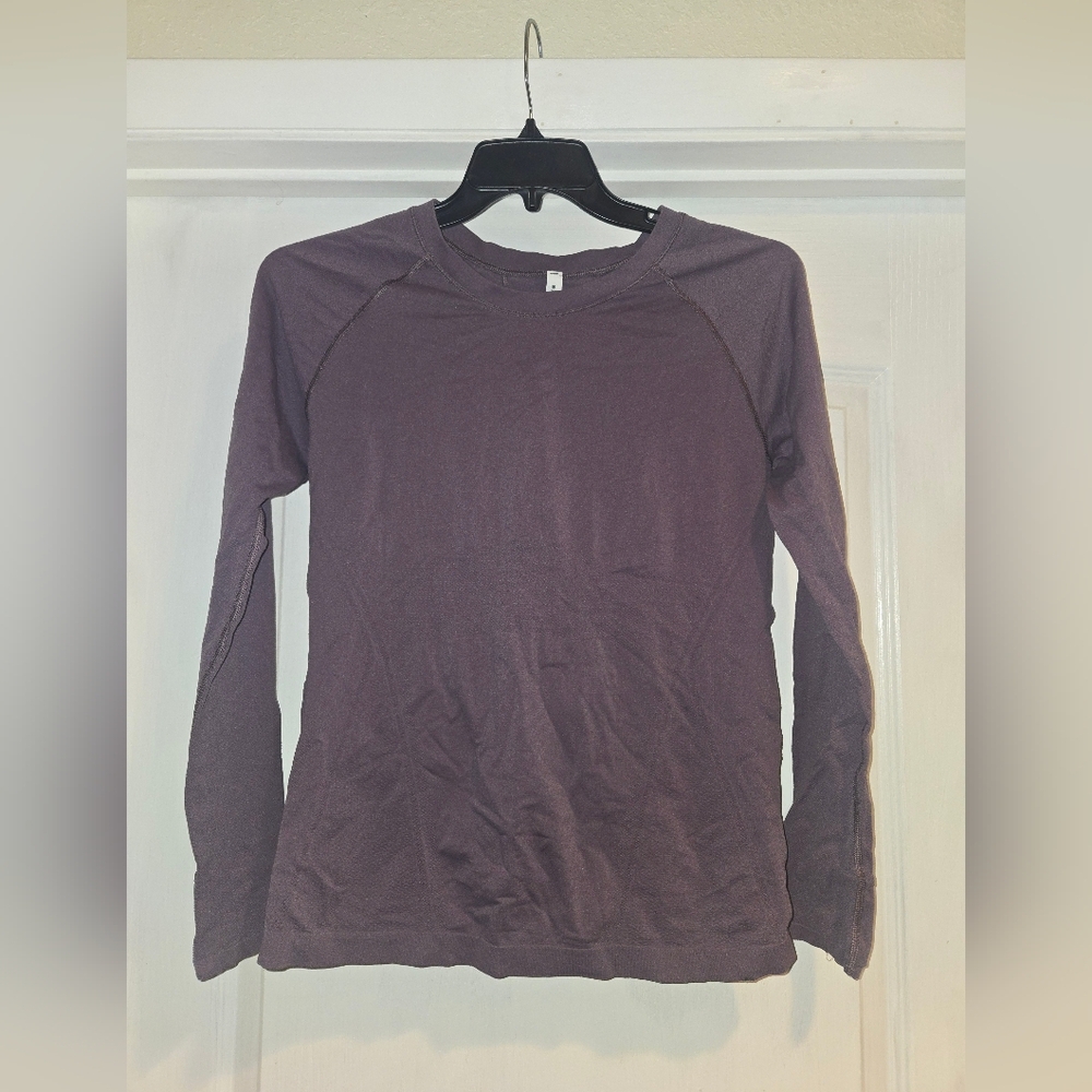 EUC ATHELTA MOMENTUM TOP, SIZE LARGE